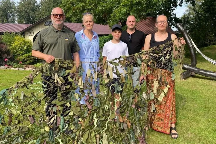Președintele Estoniei, plase de camuflaj pentru ucraineni Foto: președinția Estoniei