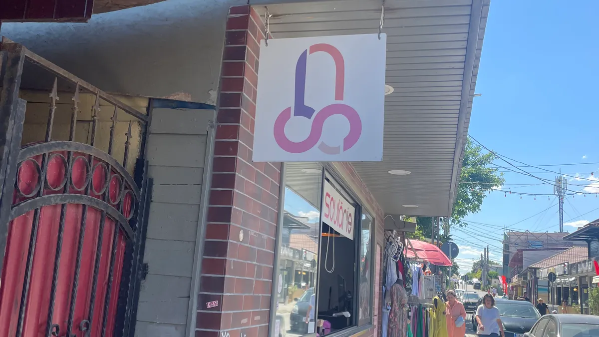 Vama Veche - plaje goale, restaurante pustii (sursa: defapt.ro)