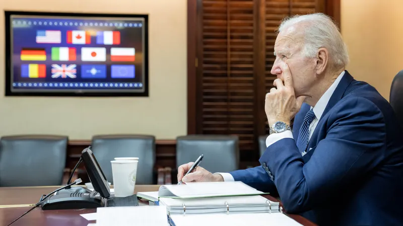 Jumătate din urmăritorii lui Joe Biden de pe Twitter sunt, de fapt, conturi false, arată un audit Foto: Twitter @Potus