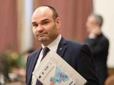 Salariu uriaș, plus mii de lei pentru concedii medicale, pentru Mitulețu-Buică, penal și plagiator Foto: Inquam/ Alexandru Bușcă