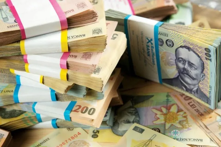 A furat o jumătate de milion de lei chiar de la banca la care lucra, într-un ritm de 55.000 de lei pe lună