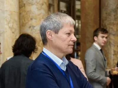 Cioloș despre Ciolacu: Citește puțin, vorbește mult (sursa: Facebook/Dacian Cioloș)