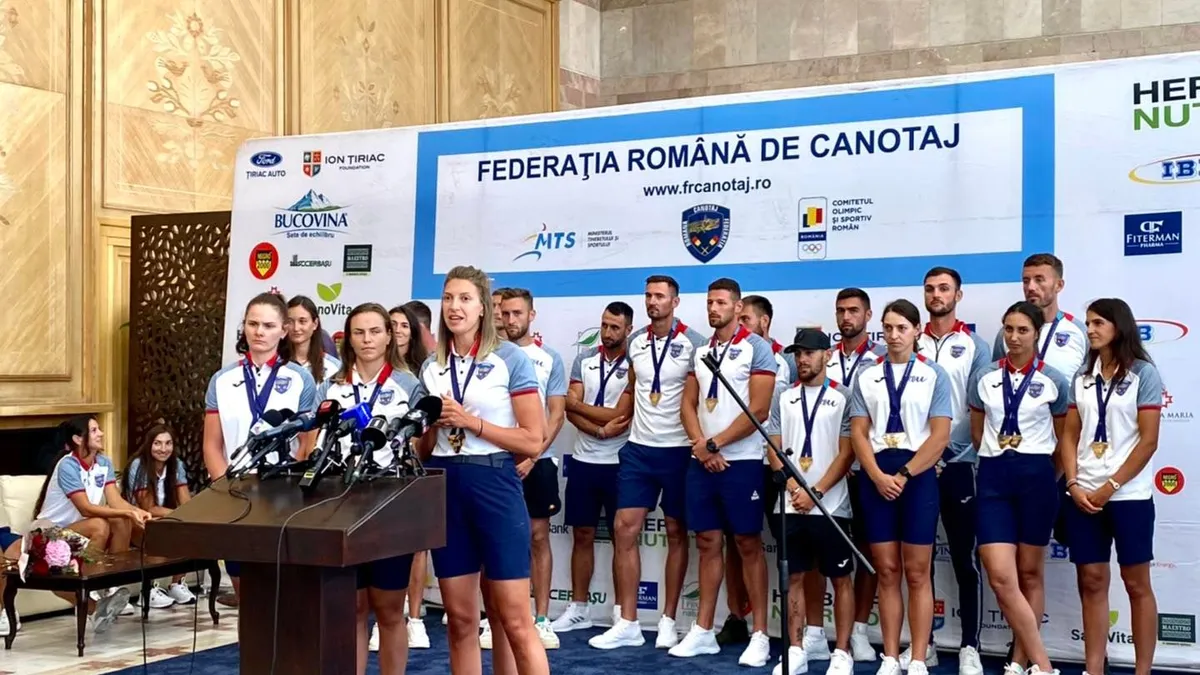 David Popovici stârnește gelozii printre canotoare (sursa: Facebook/Federația Română de Canotaj)