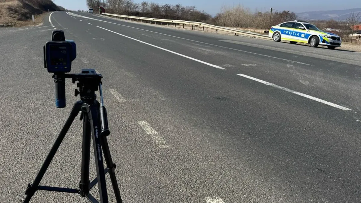 Radarele fixe "invizibile", mii de amenzi (sursa: Facebook/Poliția Română)