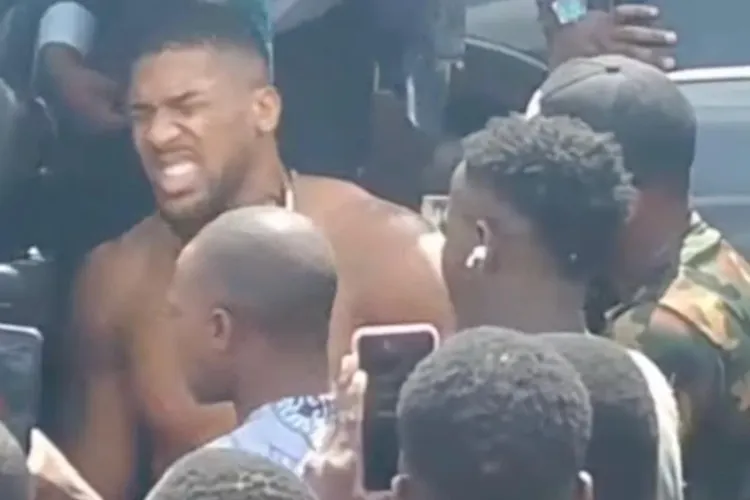 Anthony Joshua, dus de urgență la spital (sursa: Independent)