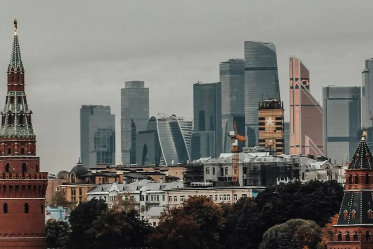 Cazinourile online, soluție pentru bugetul Rusiei (sursa: Pexels/Azamat Hatypov)