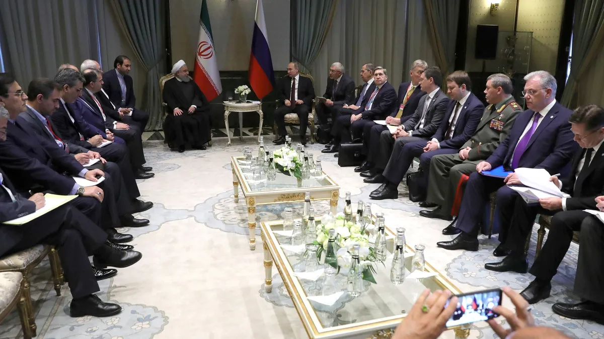Rusia le spune iranienilor unde să țintească obiective americane  Foto: Kremlin.ru