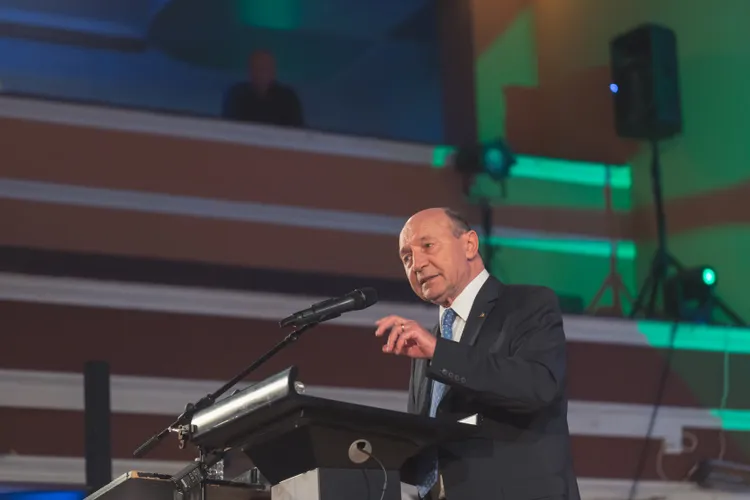 Băsescu câștigă procesul pentru indemnizația prezidențială (sursa: Facebook/Traian Băsescu)