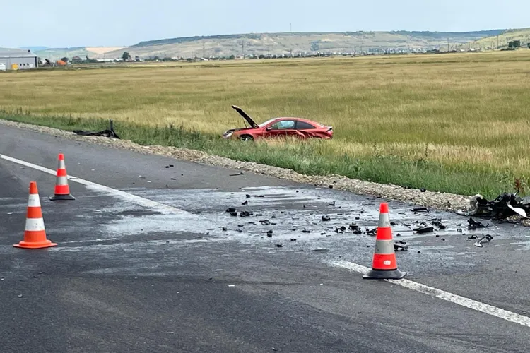 Două mașini au zburat lângă Iași (sursa: ziaruldeiasi.ro)
