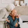 Bani în plus pentru pensionari, în decembrie: cine primește automat până la 500 de lei și cine poate pierde banii