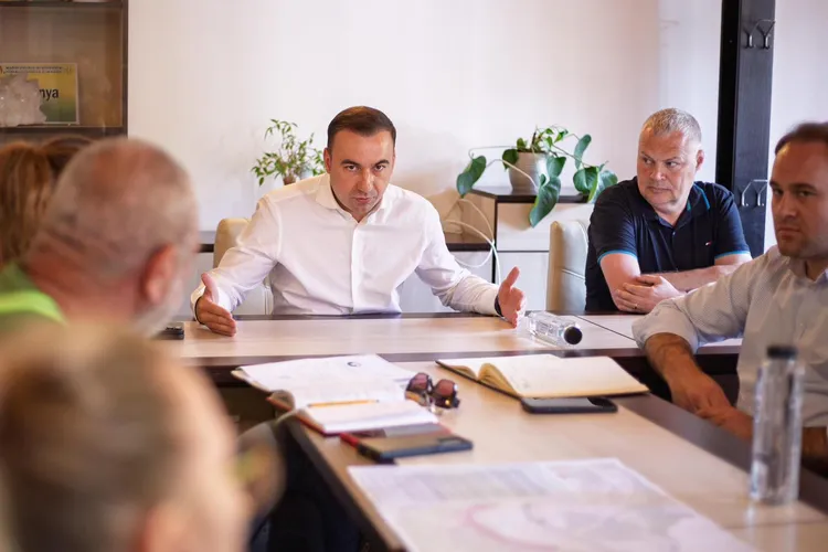 Ministrul Economiei, Bogdan Ivan, se plânge că nu este ascultat de companiile din subordine Foto: Facebook