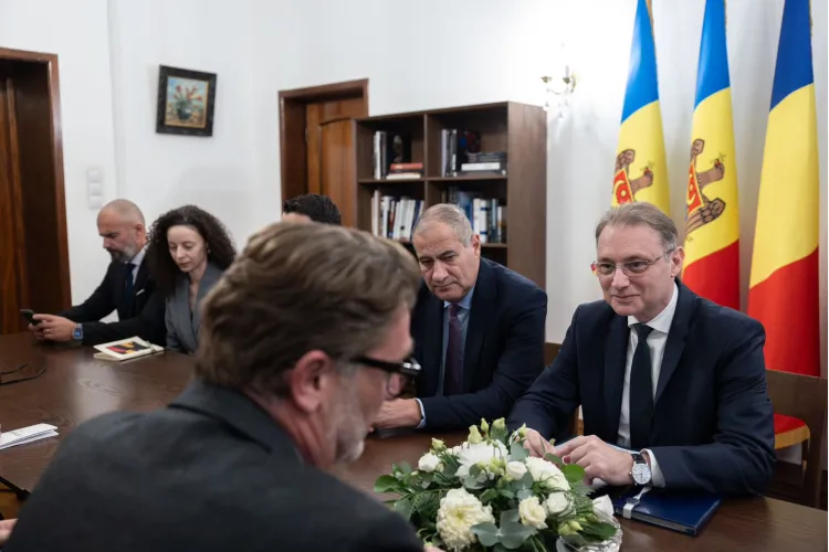 VIDEO Prisacariu și Marian discută, la podcastul „Cum e, de fapt?”, despre pensionara lui Neacșu și, mai ales, despre banii pe care îi ia de la stat