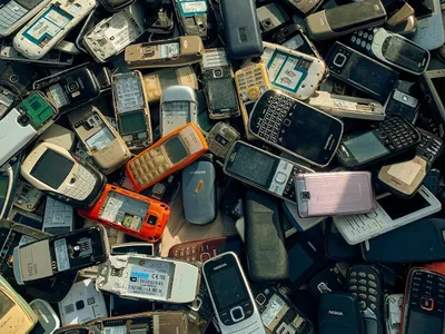 Reciclarea electronicelor, sursă de metale rare (sursa: Pexels/Leo Arslan)