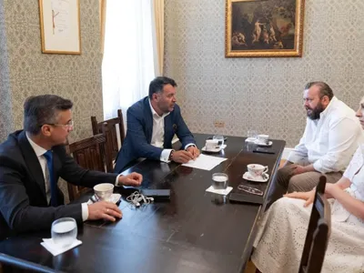 Țara cu șefi din pix: Palatul Culturii va fi condus interimar de fostul interimar de la Brukenthal