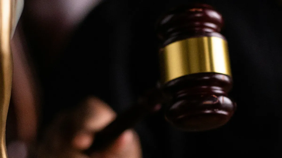 Uriașa pensie specială a unui fost judecător: 50.000 de lei pe lună (sursa: Pexels/KATRIN BOLOVTSOVA)