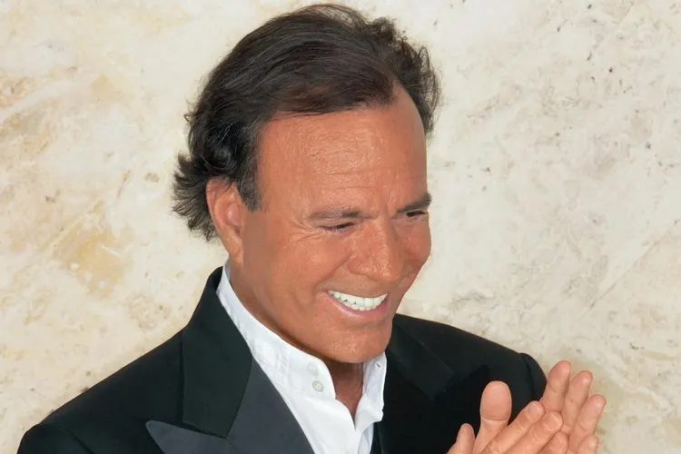 Julio Iglesias, dosar penal de viol (sursa: Facebook/Julio Iglesias)