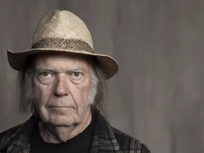 Fake news bruiază Spotify după boicotul lui Neil Young (sursa: guardian.com)