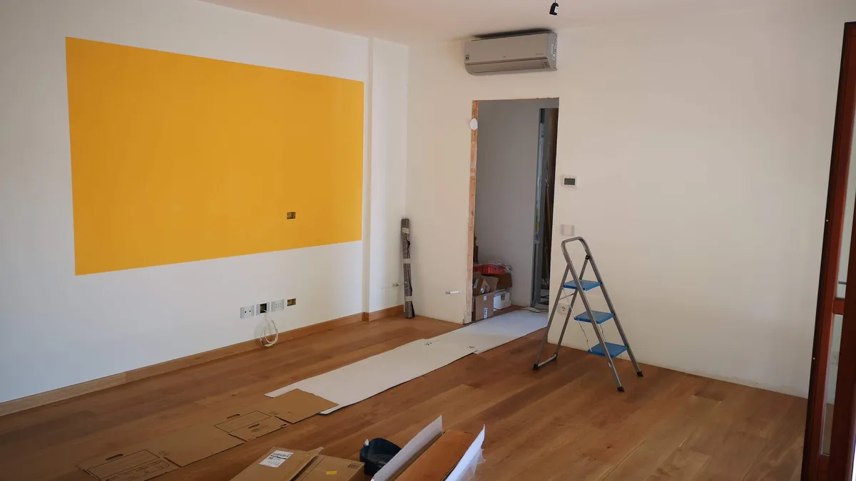 Apartament aflat în renovare