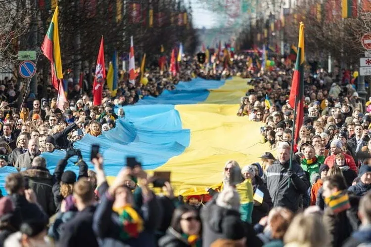 Uniunea Europeană, acord intern pentru un pas extrem de important în relația cu Ucraina: crearea unei misiuni de asistenţă militară. În ce ar consta sprijinul comunitar