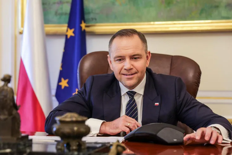 Polonia oprește finanțarea Starlink pentru Ucraina (sursa: Facebook/Karol Nawrocki)