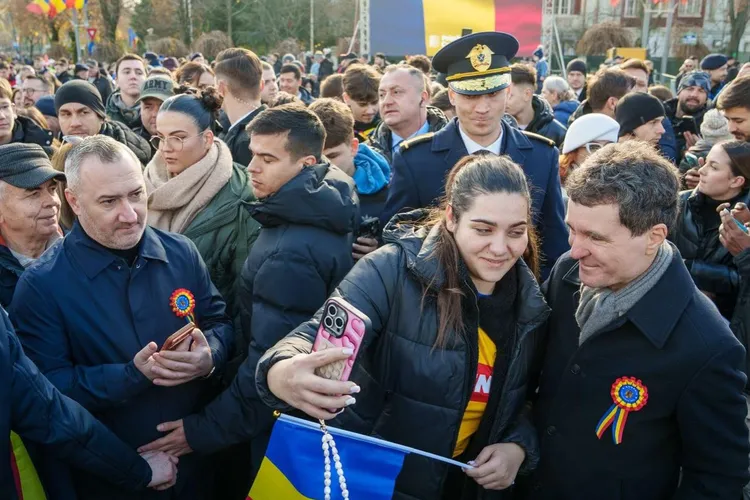 Ce recomandare le-a făcut Nicușor Dan celor care-l huiduiau, la Focșani Foto: Facebook Nicușor Dan