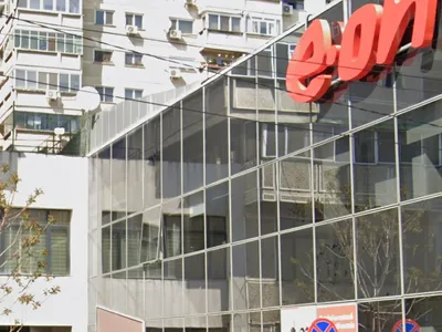 Vibrațiile unui aparat de aer condiționat au generat un proces întins pe trei ani (sursa: Google Maps)