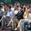 Grindeanu, încă o lovitură vestimentară: cu mocasini de 4.600 de lei la Școala de vară a TSD, dar fără șosete