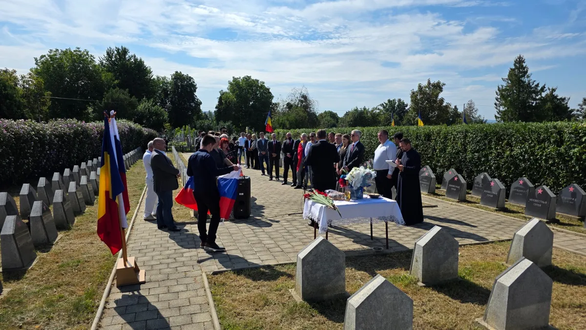 Propagandă rusească în prezența ambasadorului Lipaev (sursa: ziaruldeiasi.ro)