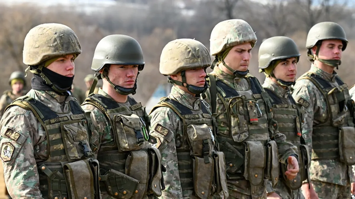 Serviciul militar obligatoriu sperie tinerii români (sursa: Facebook/MApN)