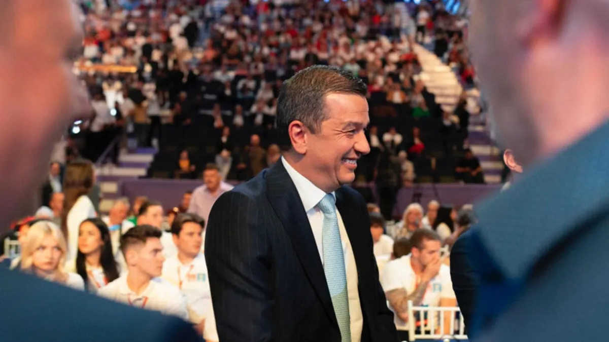 Grindeanu îl ceartă pe David Popovici și-i spune că nu știe unde sunt bazine de înot în București Foto: Facebook