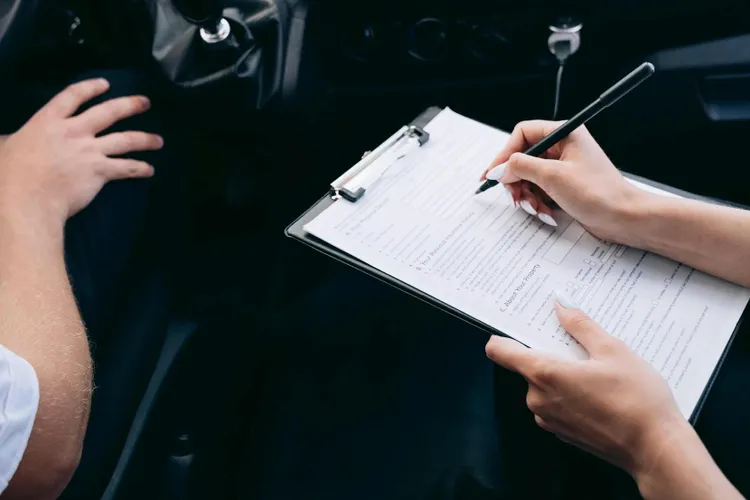 Fără Carte Verde la graniță, soluții rapide (sursa: Pexels/Mikhail Nilov)