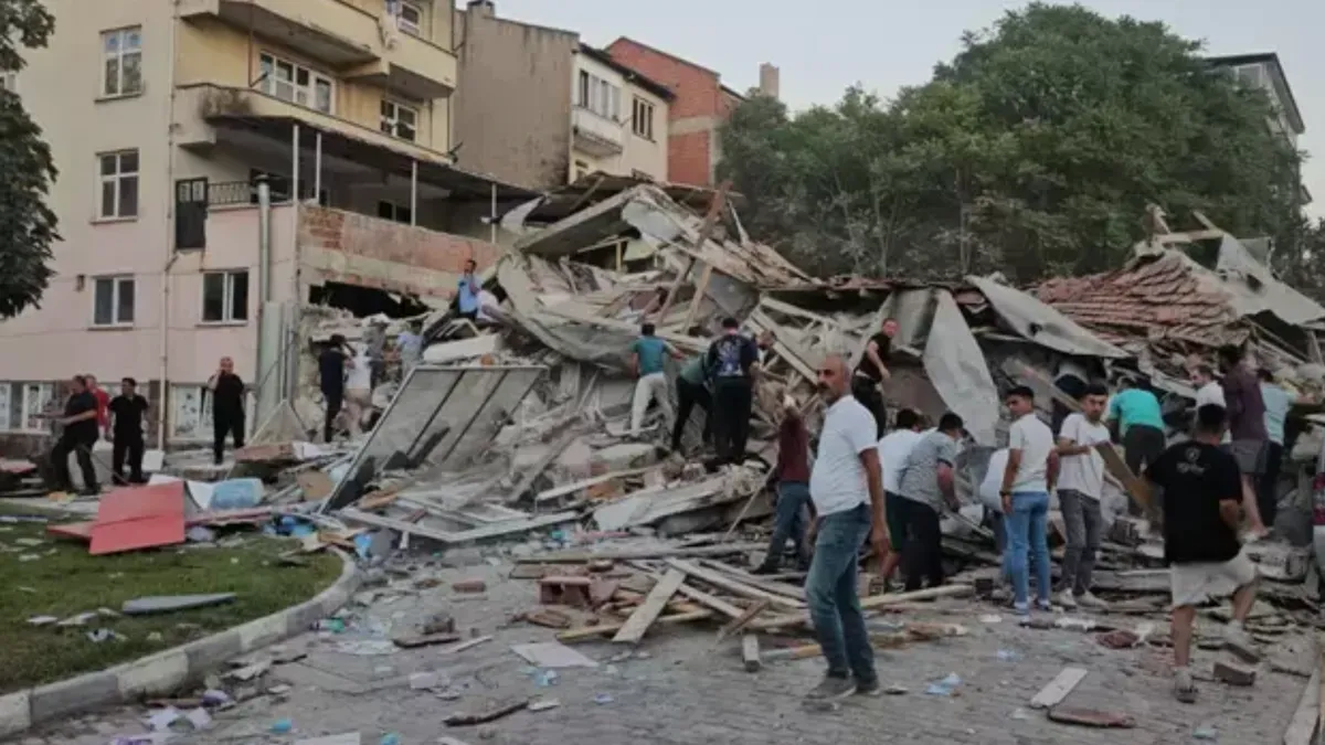 Cutremur de 6,1 grade în Turcia (sursa: milliyet.com.tr)