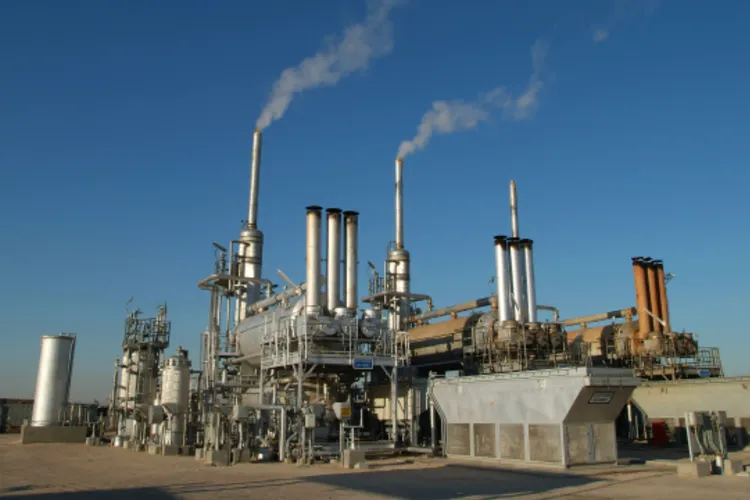 Emiratele Arabe Unite și Kuweitul reduc producția de petrol (sursa: kockw.com)