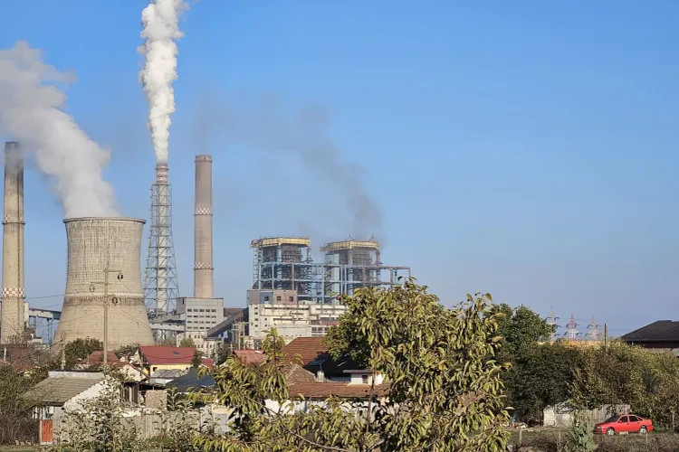 Salarii uriașe și sporuri fără număr la o companie cu pierderi imense Foto: Radio România