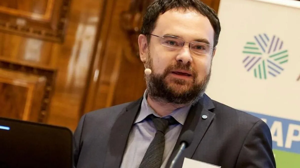 Risc crescut de recesiune pentru România (sursa: Facebook/Adrian Codirlasu)