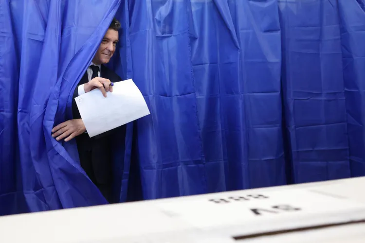 Prezența la vot, până la 13:00 (sursa: Inquam Photos/George Călin)