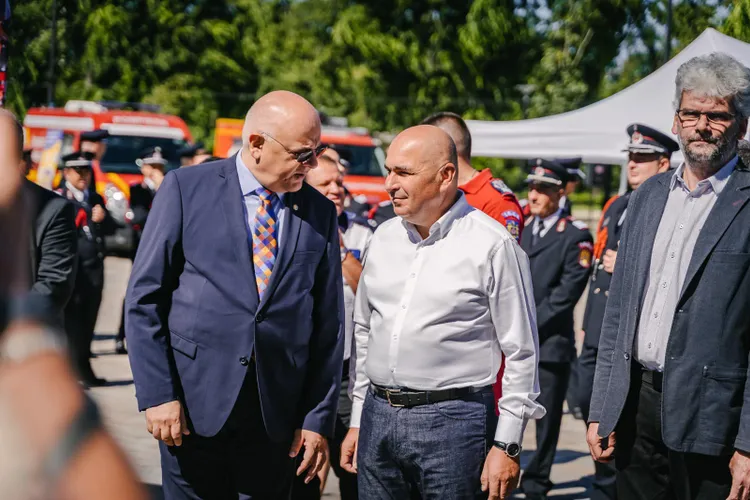 Raed Arafat cere „limitarea” accesului minorilor sub 16 ani la rețelele sociale Foto: Facebook Raed Arafat