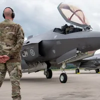 MApN a secretizat avansul plătit pentru avioanele F-35 (sursa: Facebook/F-35 Lightning II)