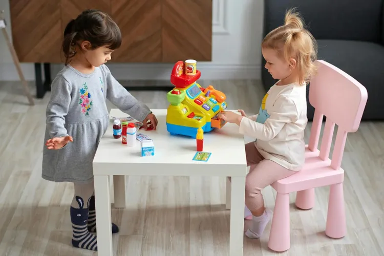 Patru județe cresc demografic în România (sursa: Facebook/Polesie Toys)