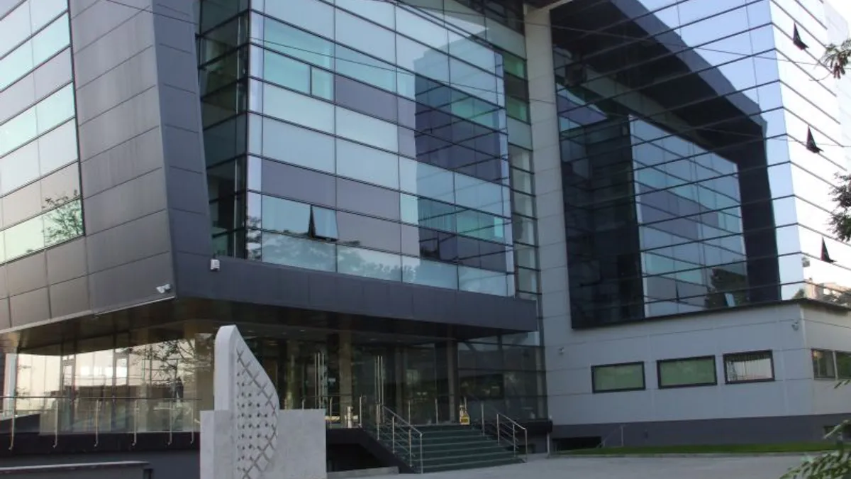 O pensionară specială, cu pensie neobișnuit de mare, strecurată în conducerea Radiocom Foto: Facebook