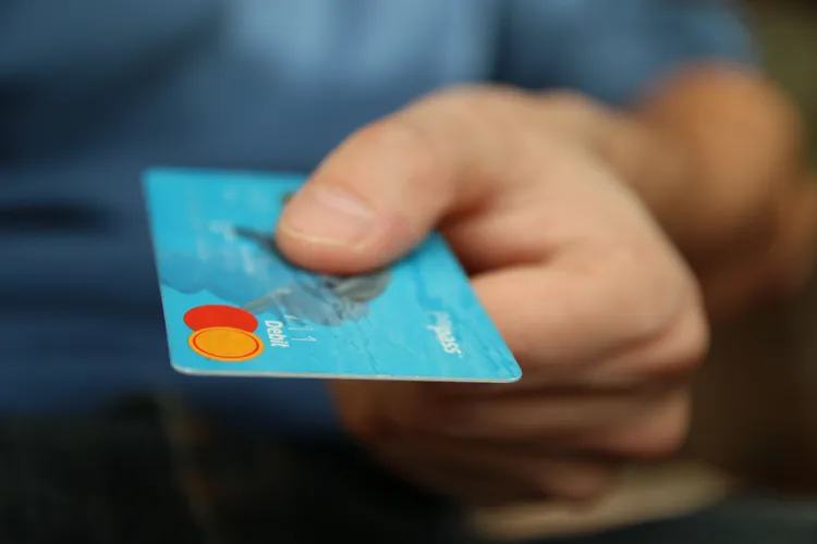 Ce faci dacă îți sunt furați banii de pe card: pașii de urmat în caz de fraudă și cum îți poți recupera banii