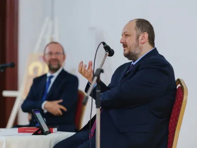 Adrian Papahagi își povestește viața de fost viitor ministru Foto: Facebook