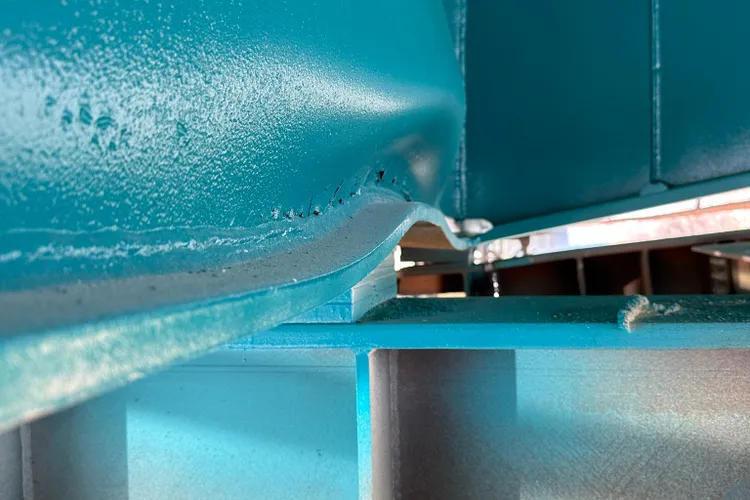 Structura metalică a podului peste Mureș, din Arad, deformată Foto: Facebook