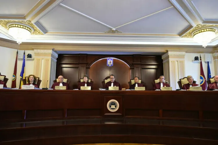 Eliminarea pensiilor parlamentare speciale, făcută pompieristic (sursa: ccr.ro)