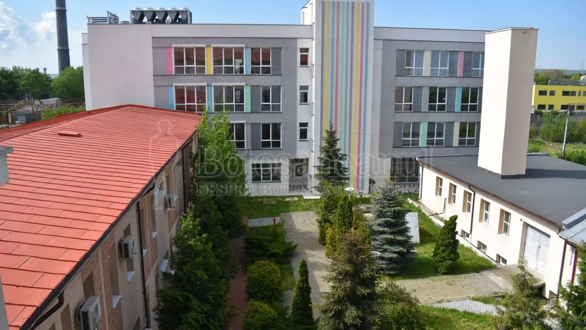 Cum construiește statul român un spital nou Foto: Botosaneanul