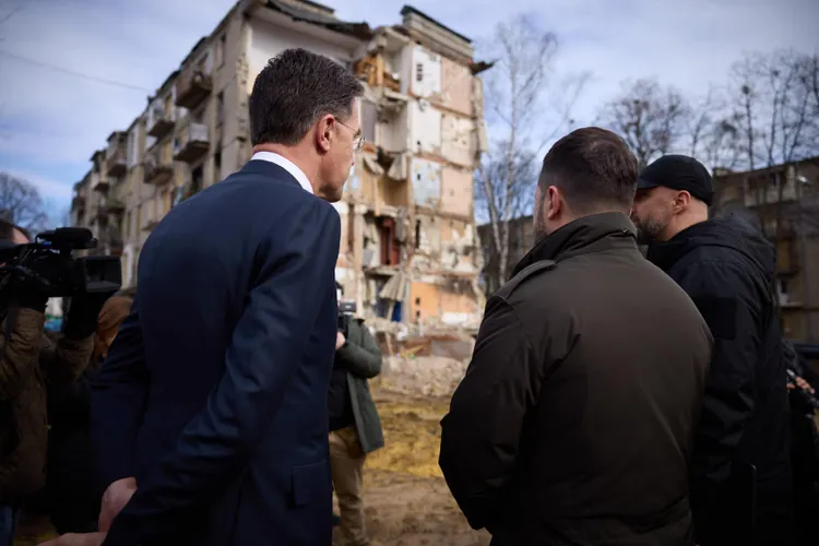 Cea mai grea iarnă pentru Ucraina (sursa: Facebook/MinPres Mark Rutte)