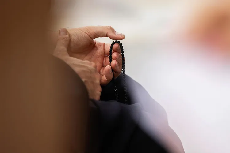 Preoții, contribuabili la sistemul de sănătate (sursa: basilica.ro)