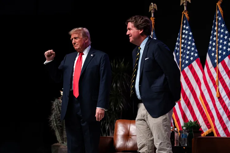 Tucker Carlson a fost atacat de demoni (sursa: Facebook/Tucker Carlson)