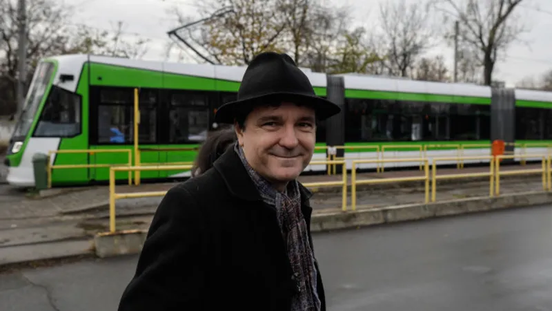 Nicușor Dan, pariu pe transportul în comun Foto: Inquam/Octav Ganea