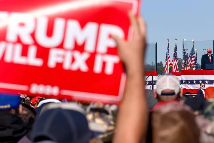Donald Trump intervine în criza TikTok (sursa: Facebook/Donald J. Trump)